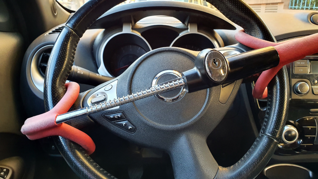 steering wheel lock to prevent van theft 